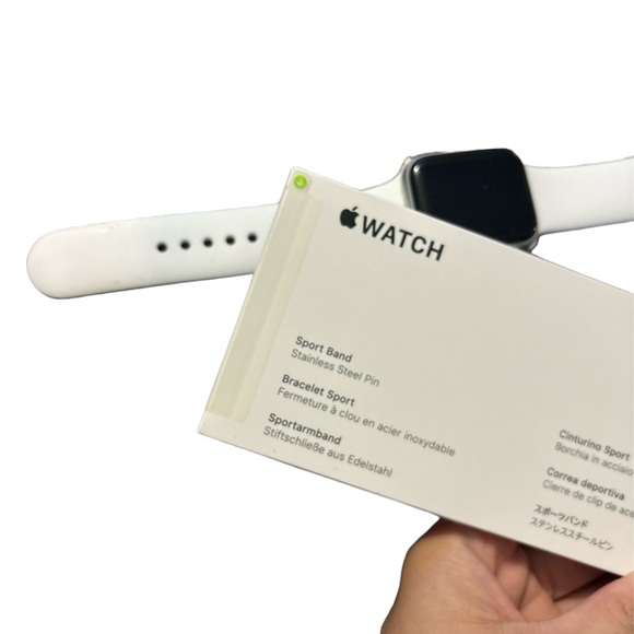 Apple Watch 5 40mm every accessories unused - Picture 5 of 5